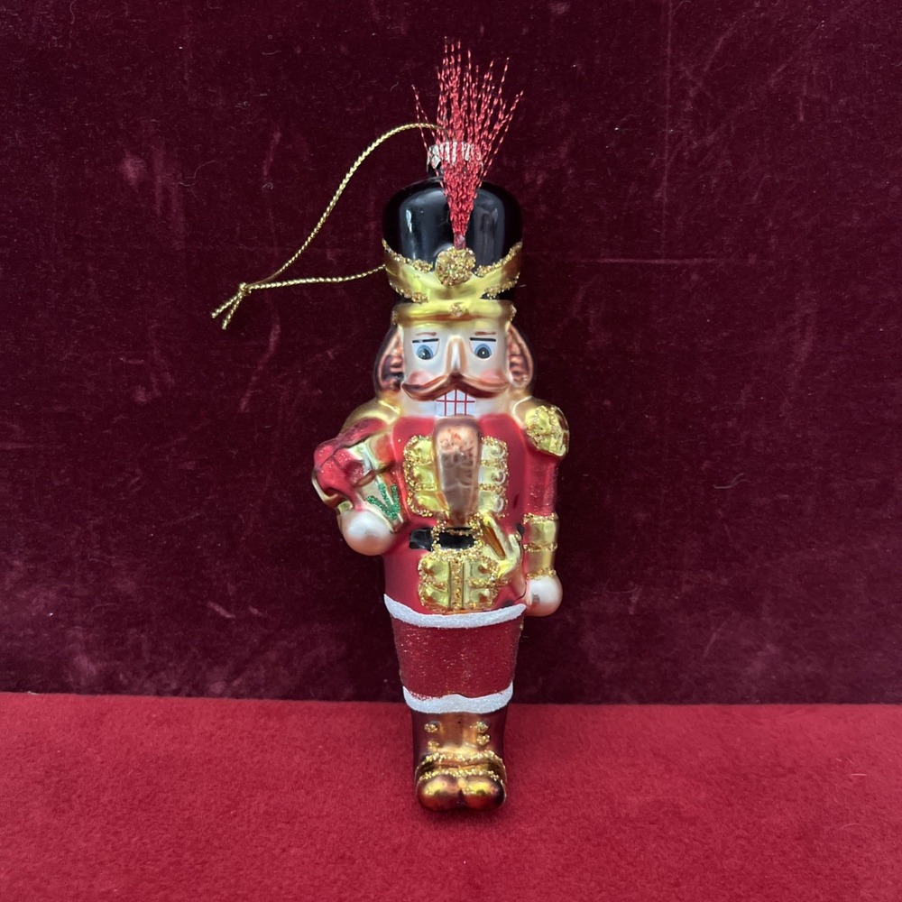 BLOWN‎ GLASS NUTCRACKER CHRISTMAS~HOLIDAY ORNAMENT WITH GLITTER~NWT 6.75”